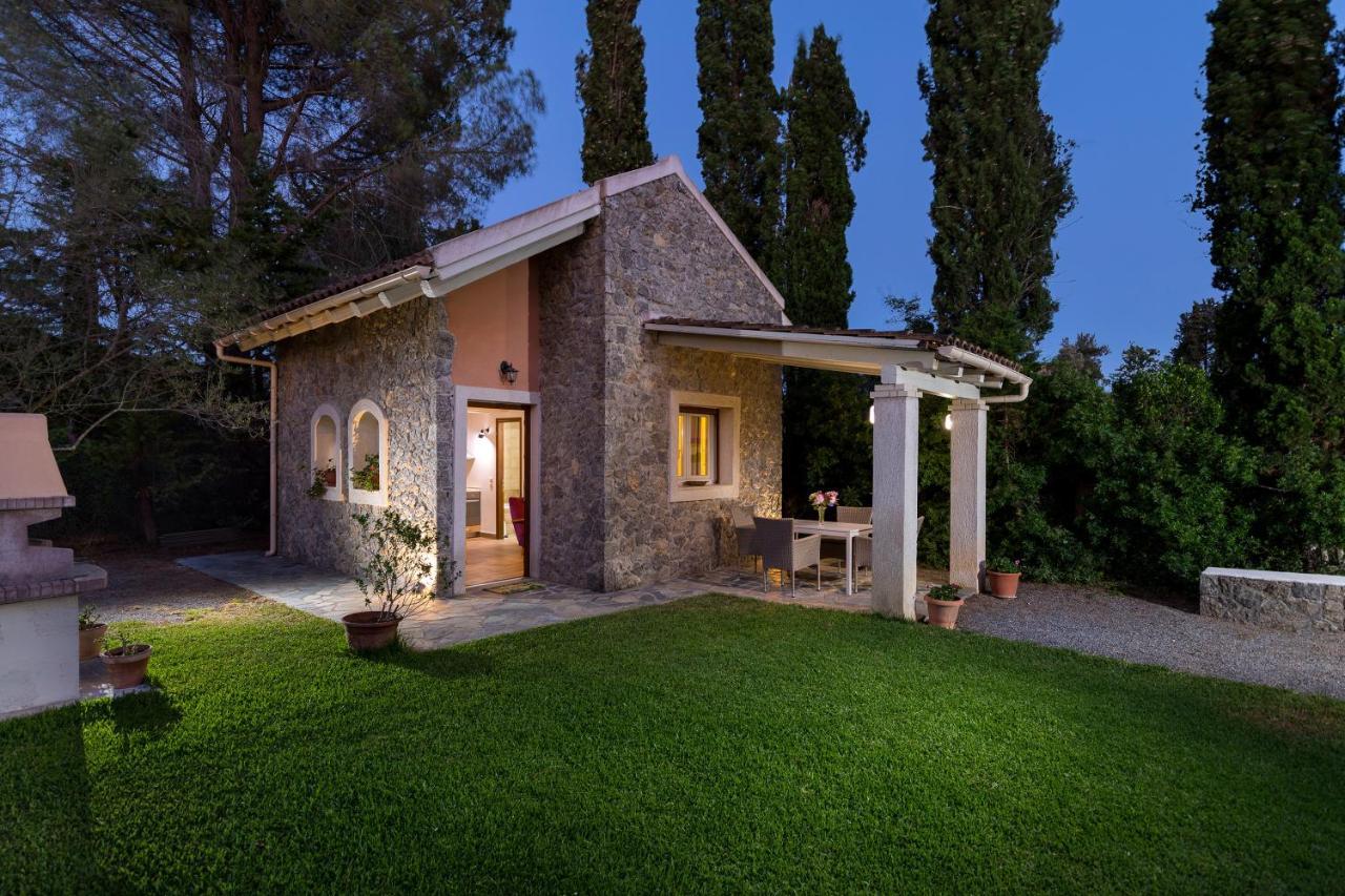 Petrinos Cottage Δαφνίλα Εξωτερικό φωτογραφία